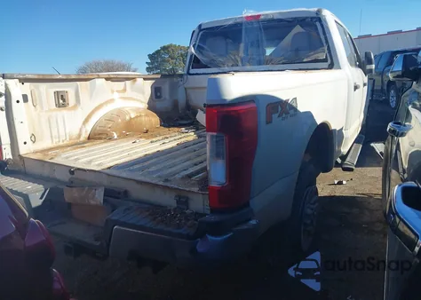 2017 Ford F-250 Xlt z USA, uszkodzony, nr VIN 1FT7W2BTXHEC96854